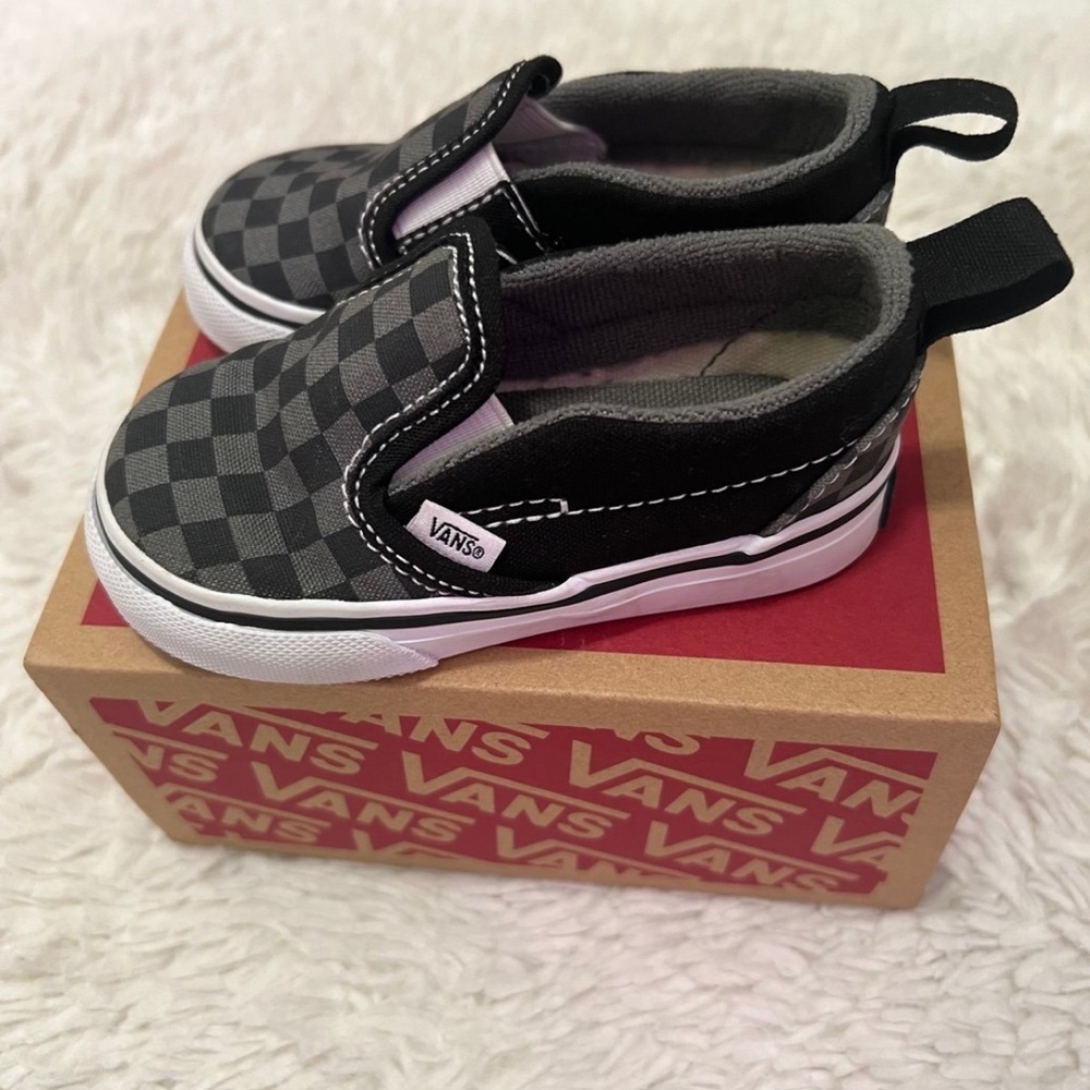 Vans Toddler Slip on V Shoes (Size 5)